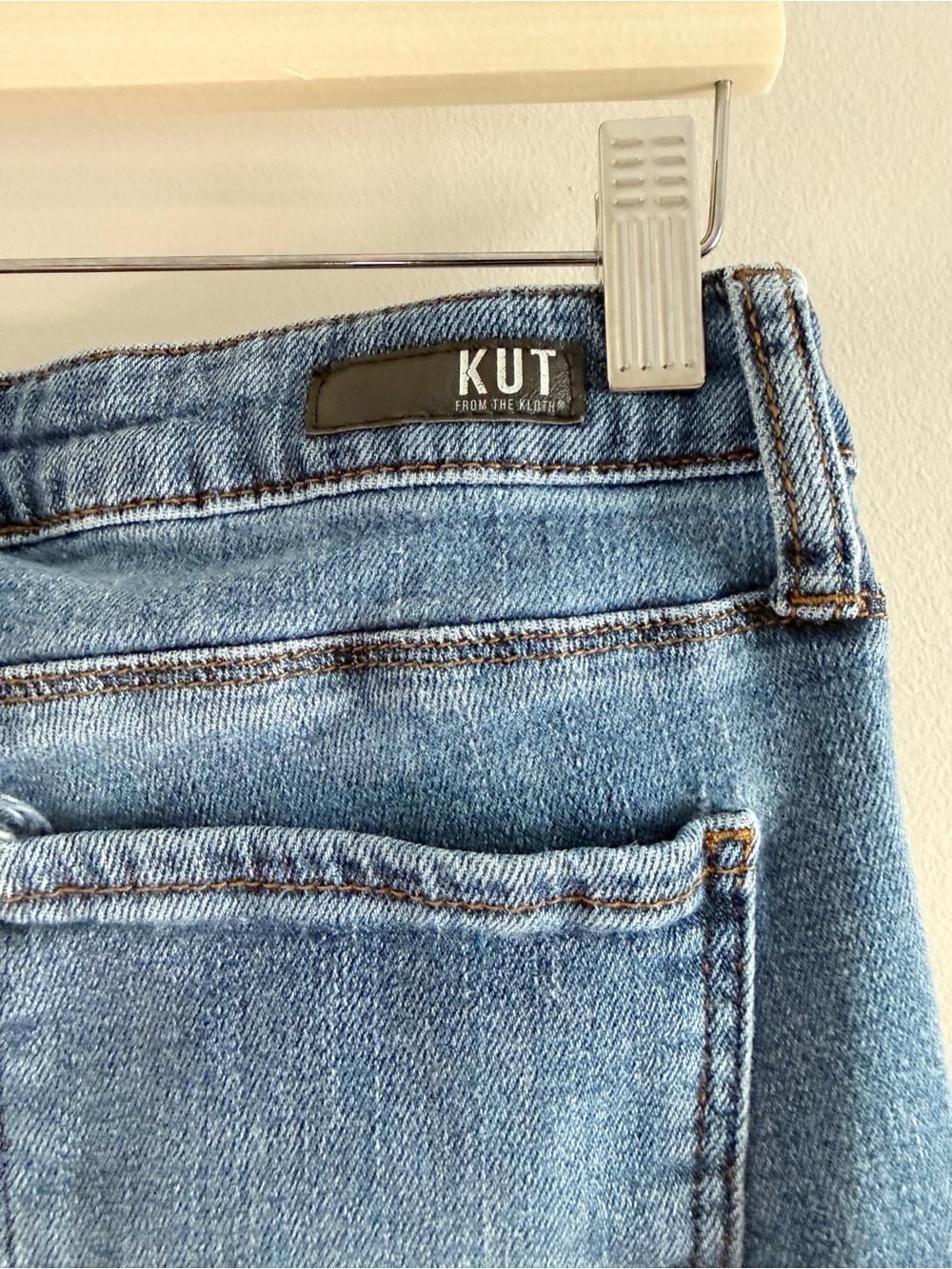 Kut from the Kloth Medium Blue Straight Leg Jeans - Picture 4 of 10